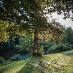 Bed & Breakfast Chateau Du Pont D'oye 3*