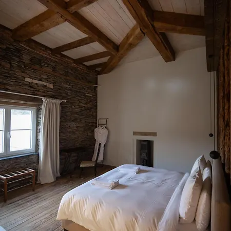 Chateau Du Pont D'oye Bed & Breakfast