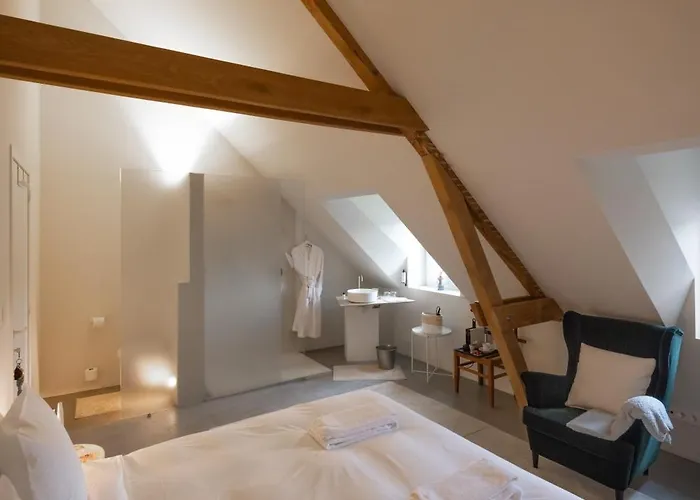 Chateau Du Pont D'oye