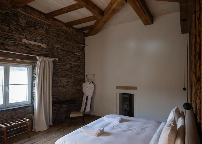 Chateau Du Pont D'oye Bed & Breakfast