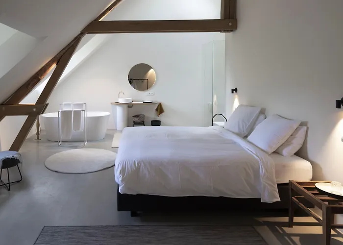 Château Du Pont D'oye Habay-la-Neuve